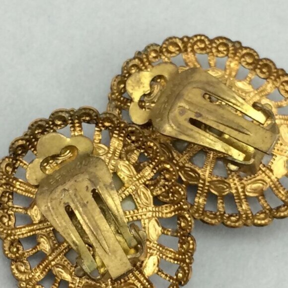 Daisy Flowers Filigree Framed Cabachon Clip On Earrings Oval Cottagecore Granny - Picture 14 of 15